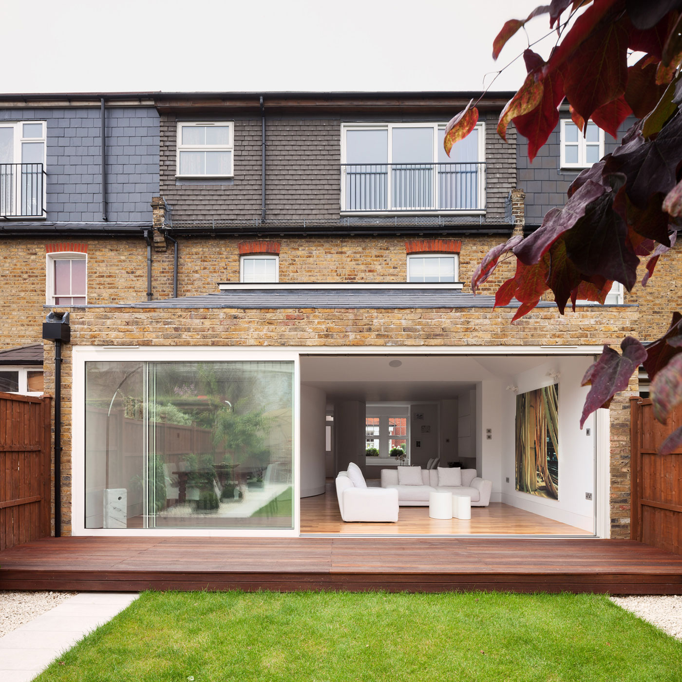 伦敦航海家庭梦幻之家 | 波浪墙与天窗的艺术-5