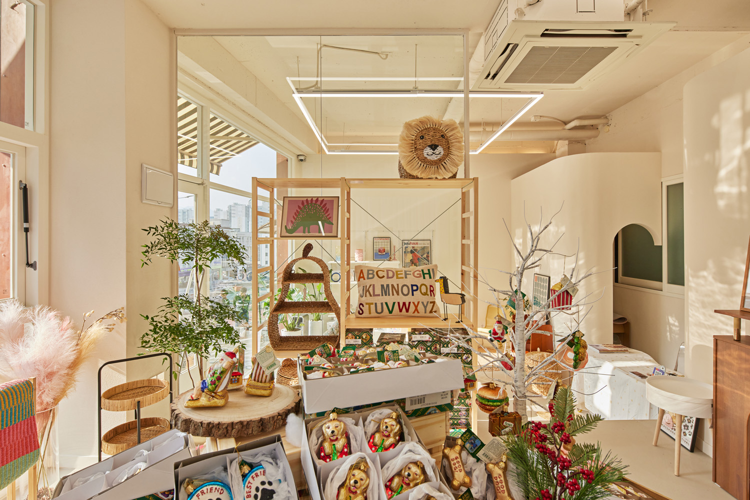 欧洲风情 17 平小空间，贝壳元素打造精致卧室&工作室-3