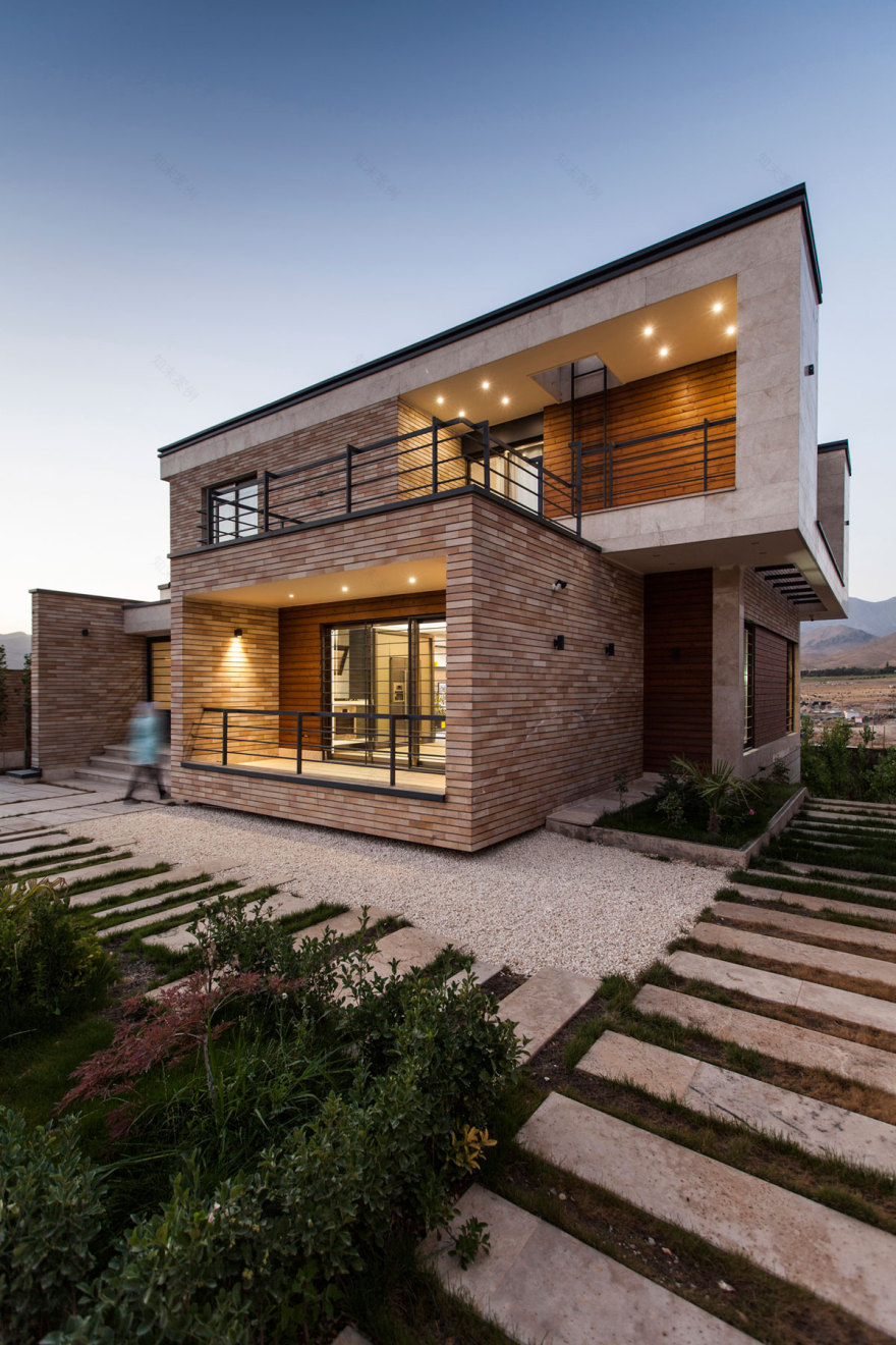 伊朗 Damavand 镇黄色调极简主义住宅设计-34