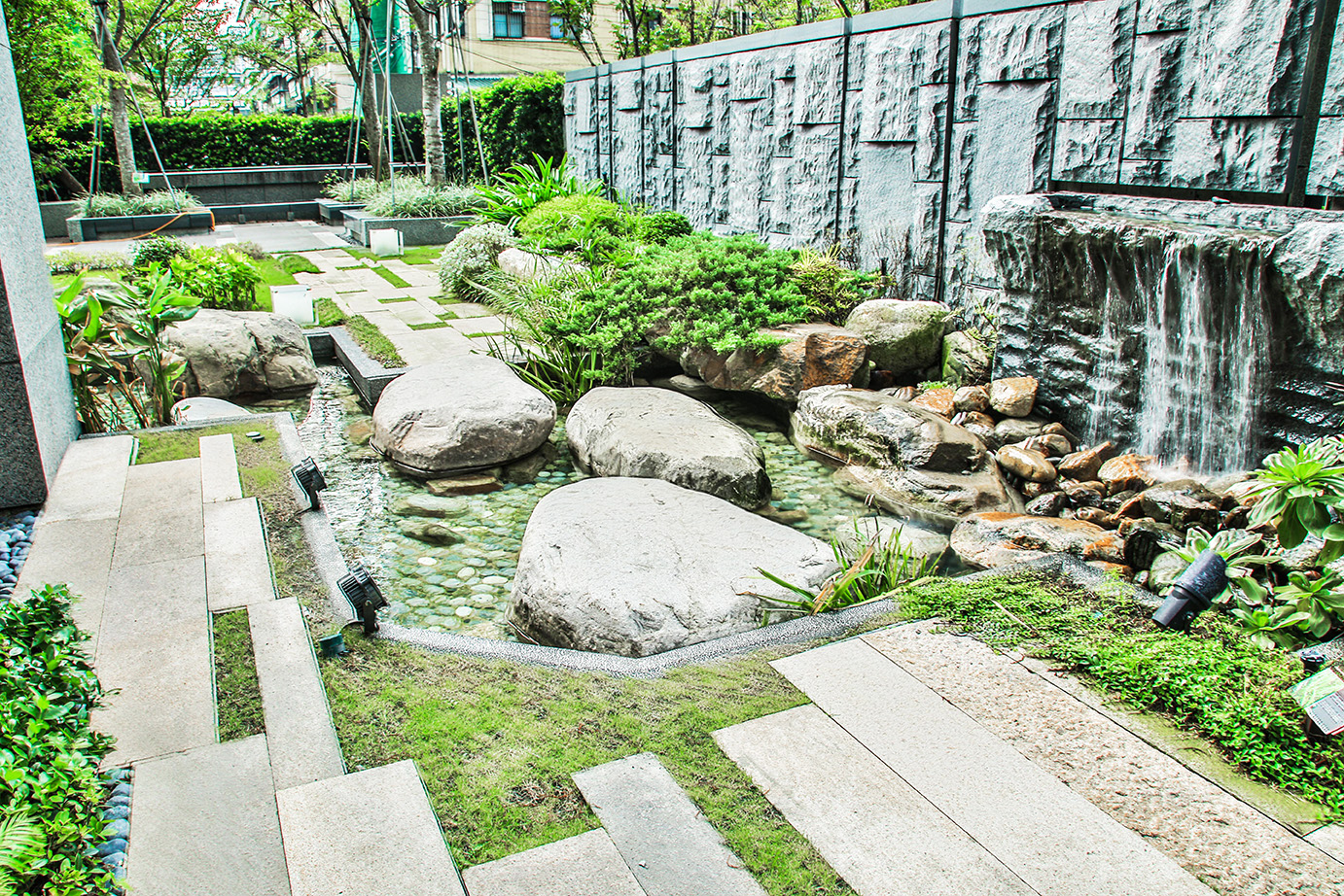 「信義君悅」中庭住宅景觀設計丨中国基隆丨蕭家福建築師事務所-2