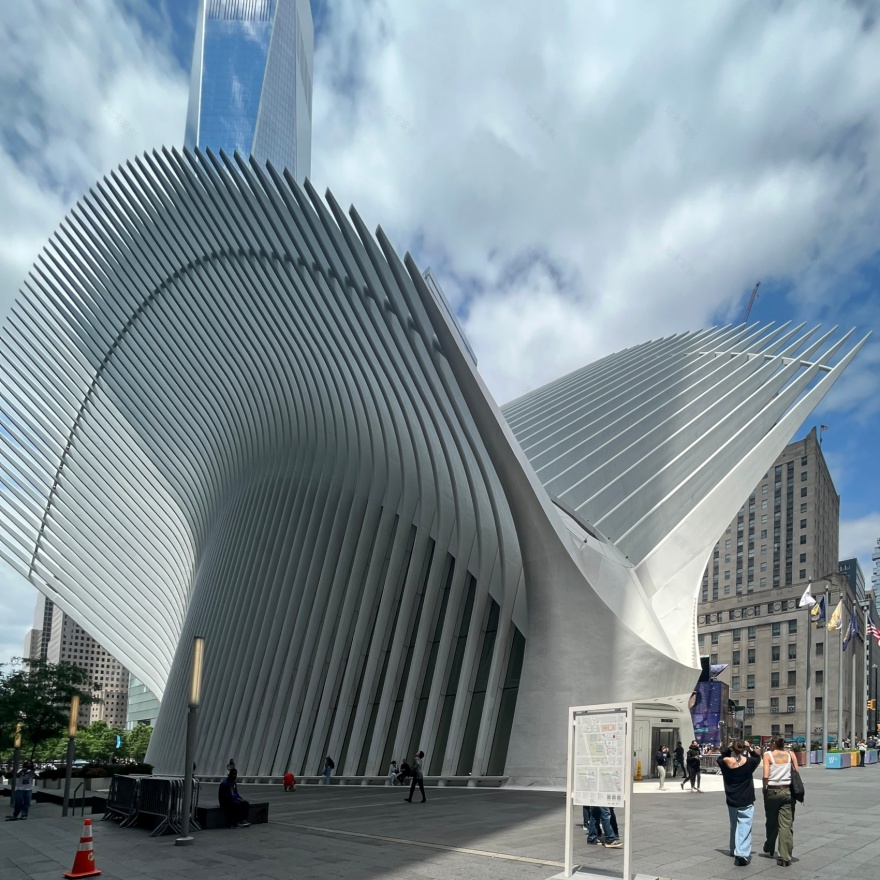 纽约世界贸易中心交通枢纽Oculus丨美国曼哈顿丨圣地亚哥·卡拉特拉瓦(Santiago Calatrava)-25