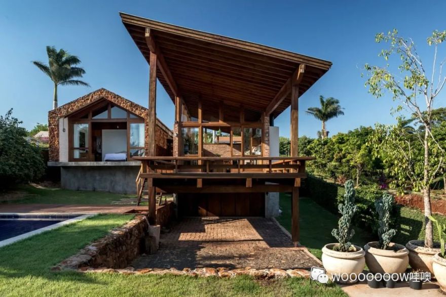 巴西河畔自然度假屋,砖墙记忆打造私密空间-10