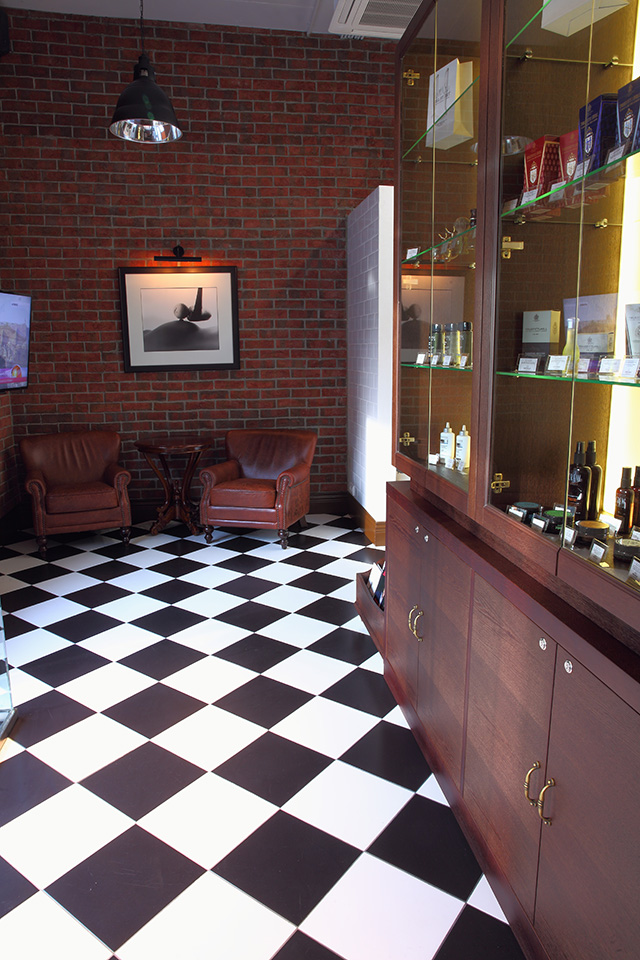 Wall Street男士美容院设计项目丨俄罗斯莫斯科-5