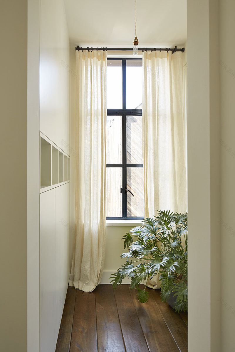 伦敦百年啤酒厂变身的工业风时尚家居-15