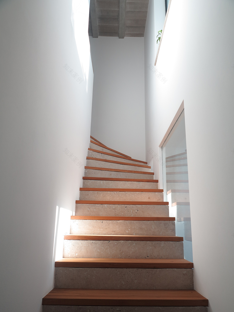 捷克 Benešov 家庭别墅,绿色环绕中的生活空间-28