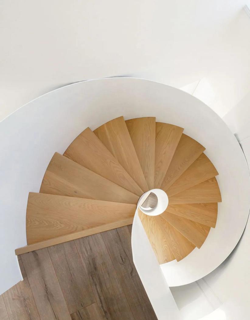 法式旋转楼梯公寓-44