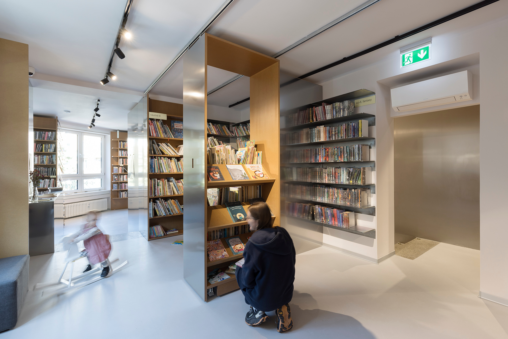 旧市政厅改造为社区图书馆丨斯洛伐克布拉迪斯拉发-35