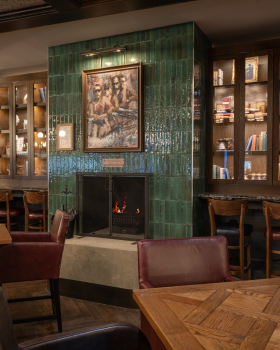 大会；盛大集会（具体需根据语境确定，通常大会更常用）