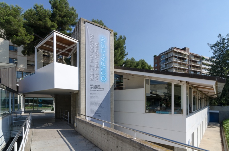 巴塞罗那大学法学院礼堂及酒吧丨西班牙巴塞罗那-3