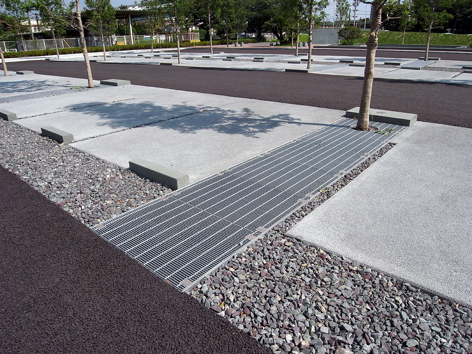 日本北九州科技中心绿意盎然的前院设计-22