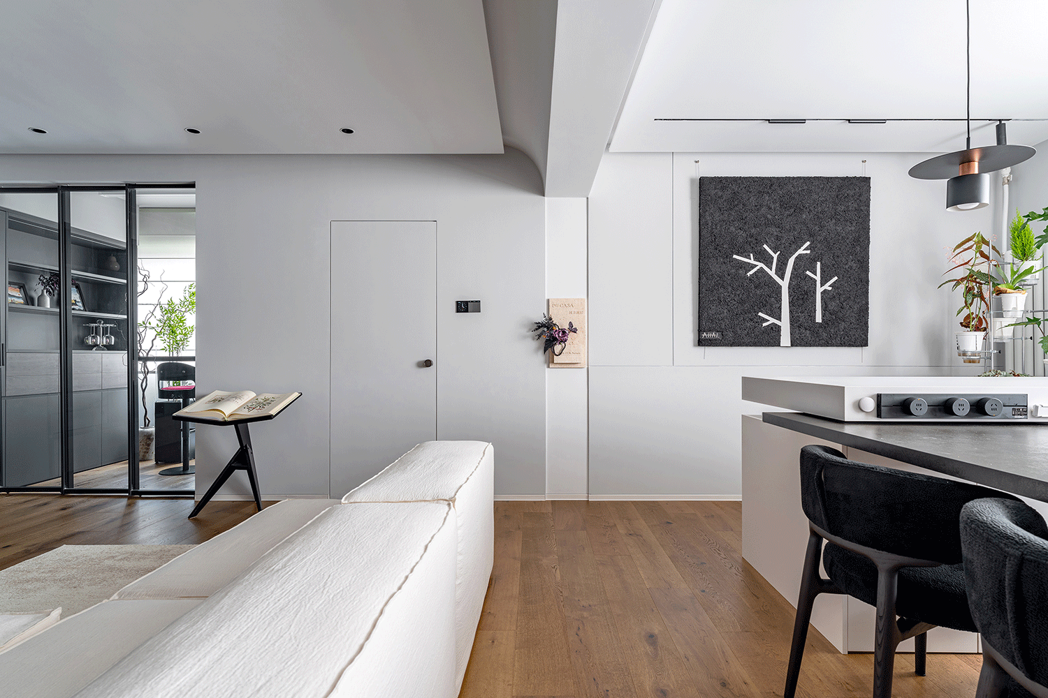 105㎡简约风拆掉一间房秒变大横厅，三口之家玩转通透格局-8