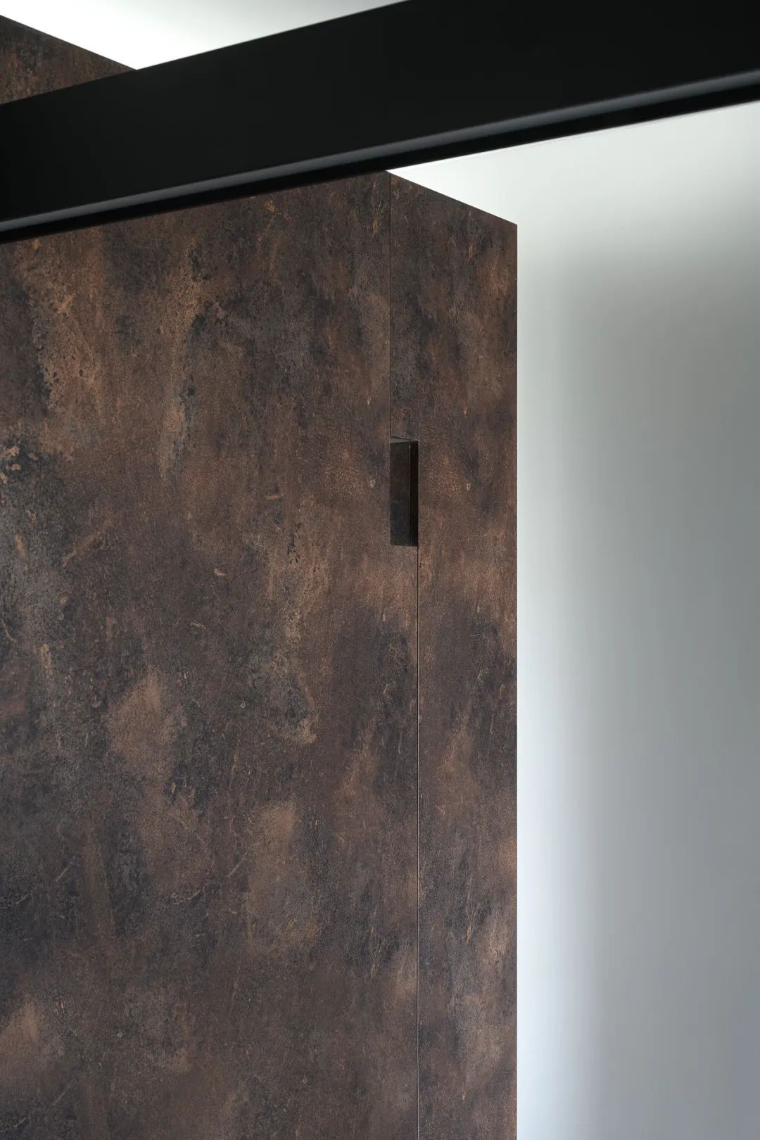 梦幻岛台 · 克莱因蓝的现代家居艺术丨中国江苏-29