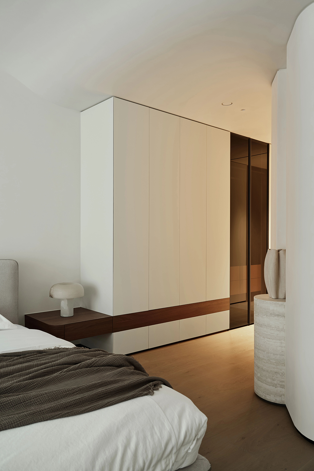 私宅丨400㎡诗意别墅：纯净如简，自然而然_20251021-43