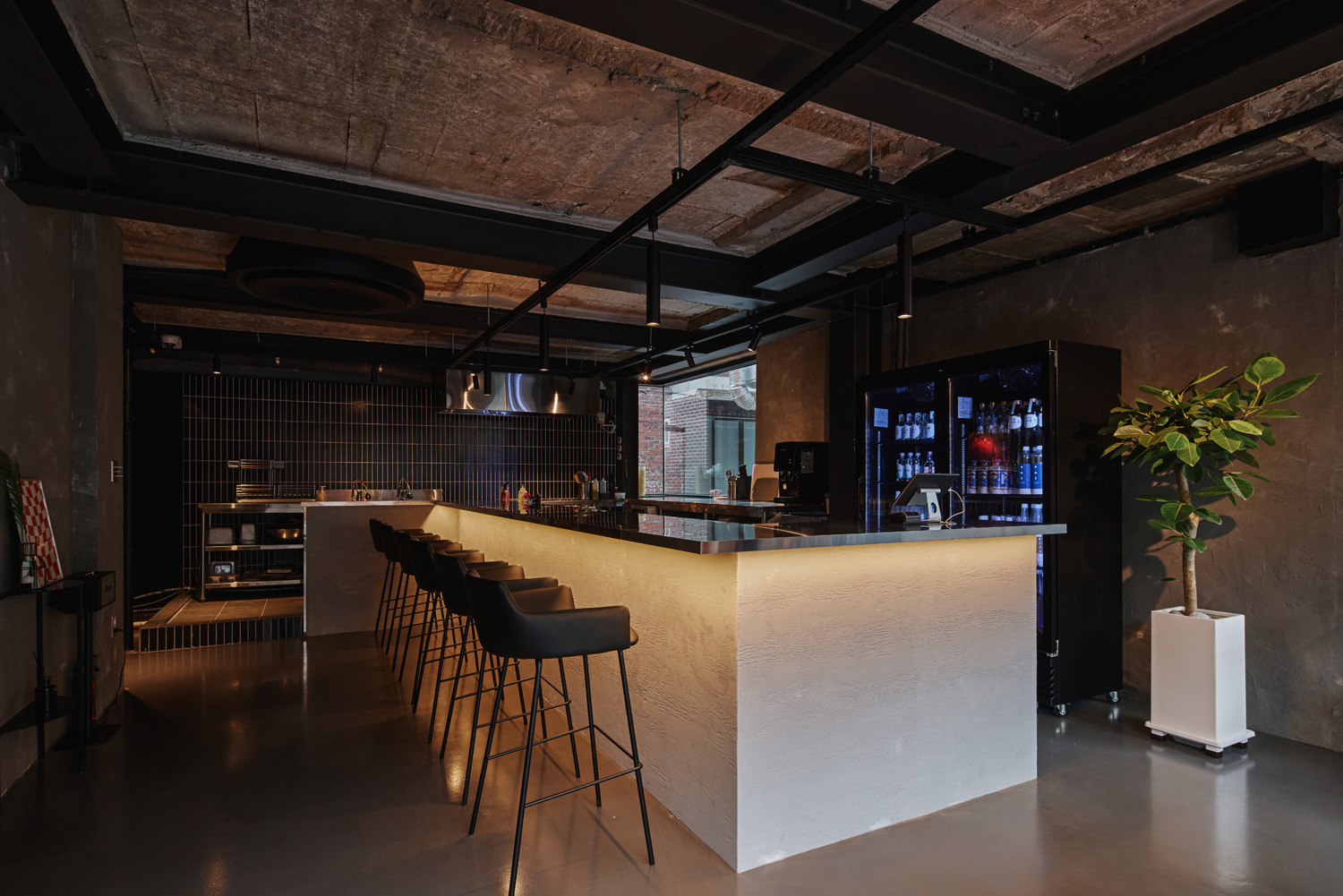 16 坪清新小酒馆，单价预算的室内设计佳作-3