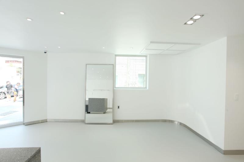 极简现代风，首尔 Enclave 服装店设计-12