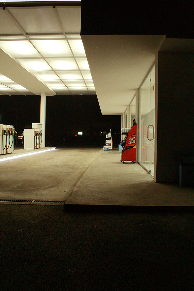 EXFIS 燃气站 | 工业风与商业的完美融合-17