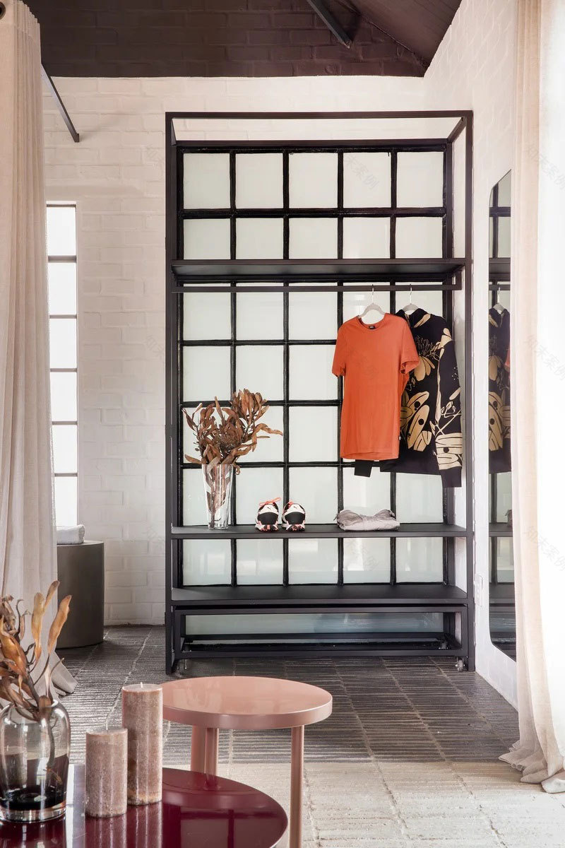 非洲荒野中的时尚小屋-12