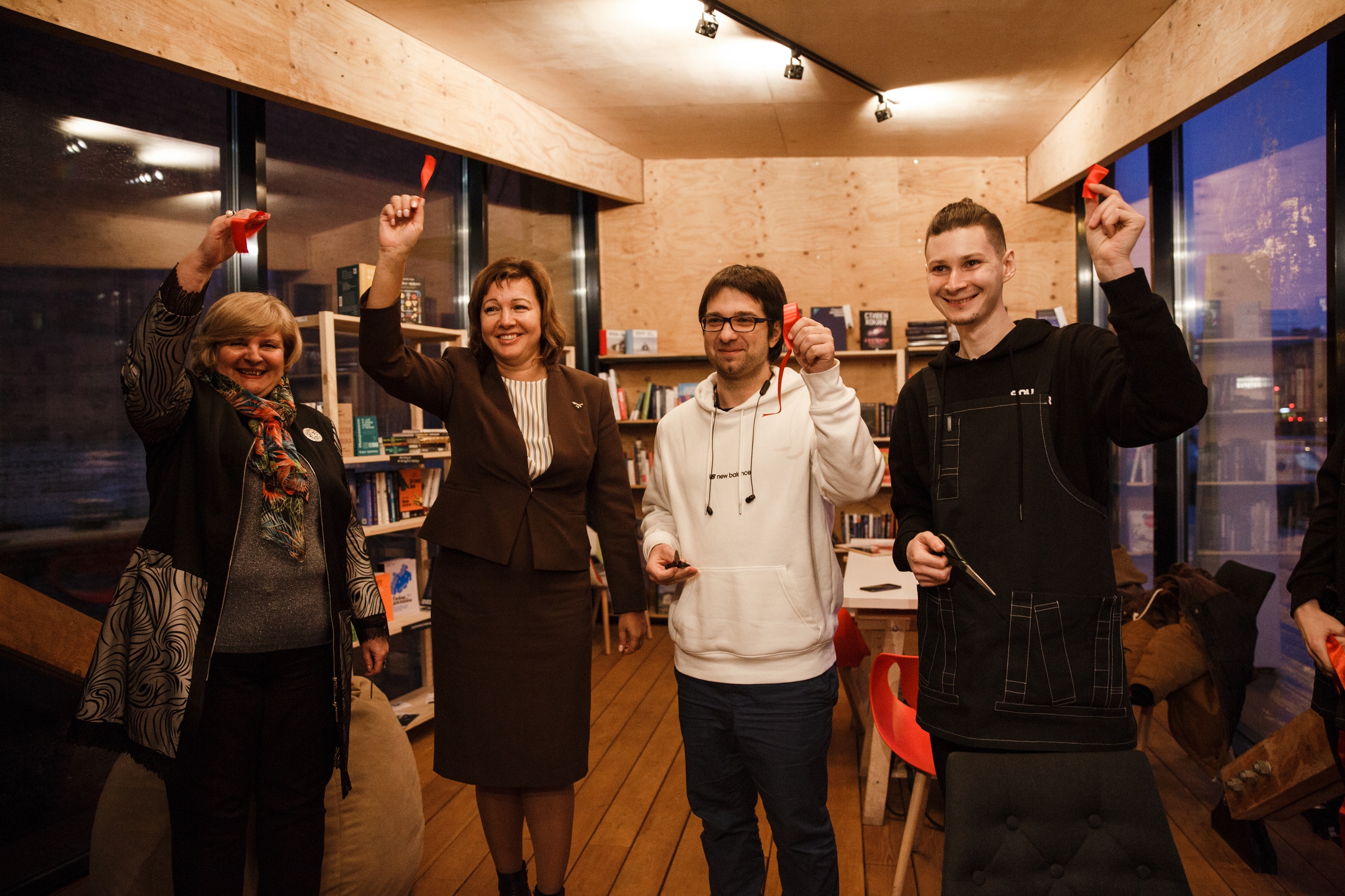 街头的透明讲座馆——Geosota 团队打造独特视角空间-18