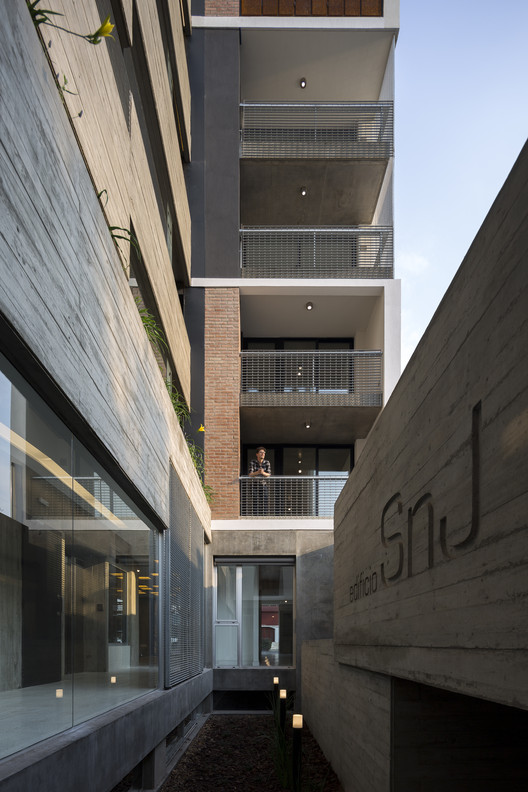 阿根廷 SnJ 建筑改造 · 社区导向的多元化住宅设计-19