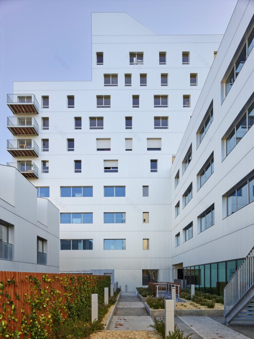 法国新型混合建筑——“办公楼还是住宅?”-11