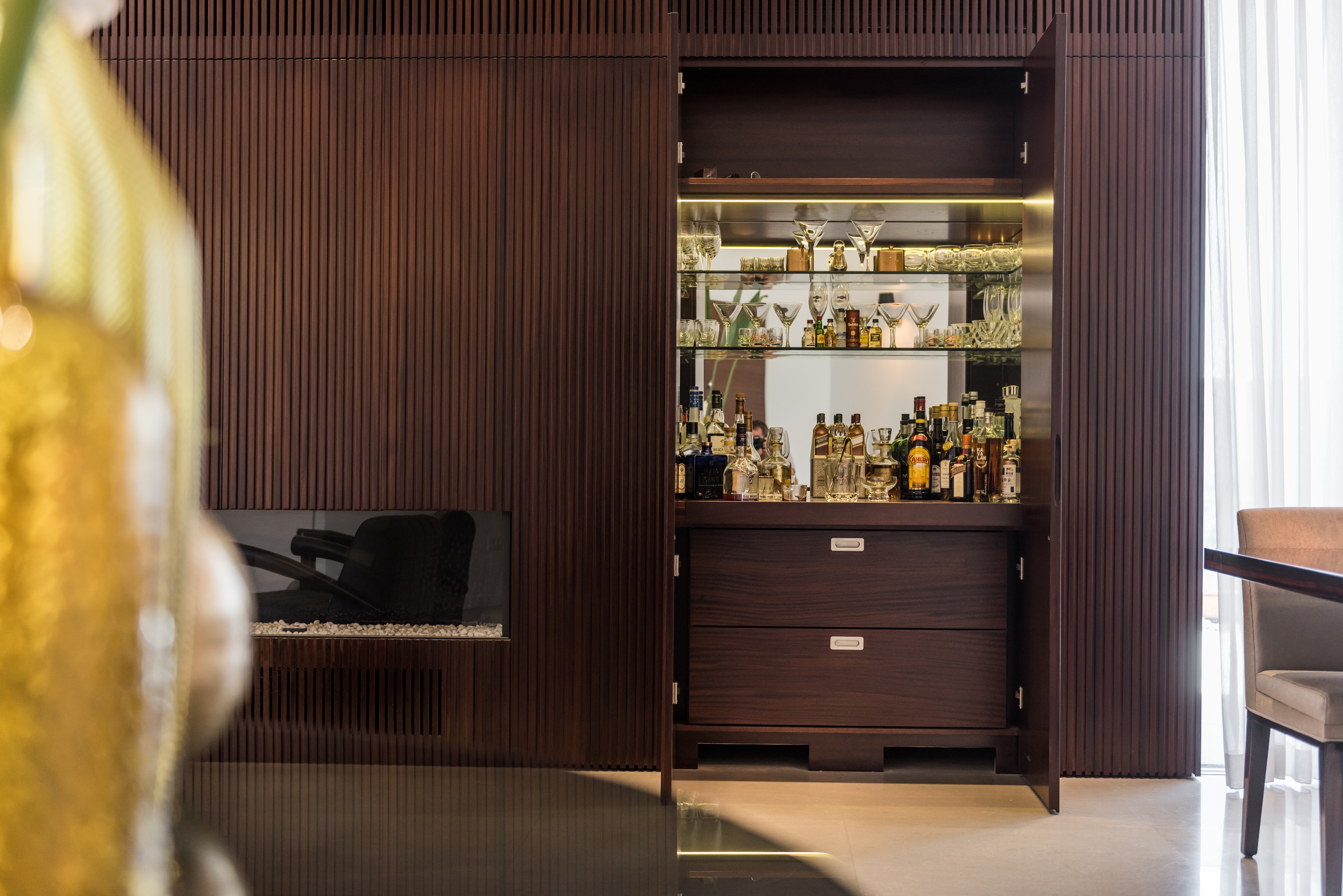 特拉维夫五角大楼顶层公寓 - 色彩斑斓的现代家庭空间-9