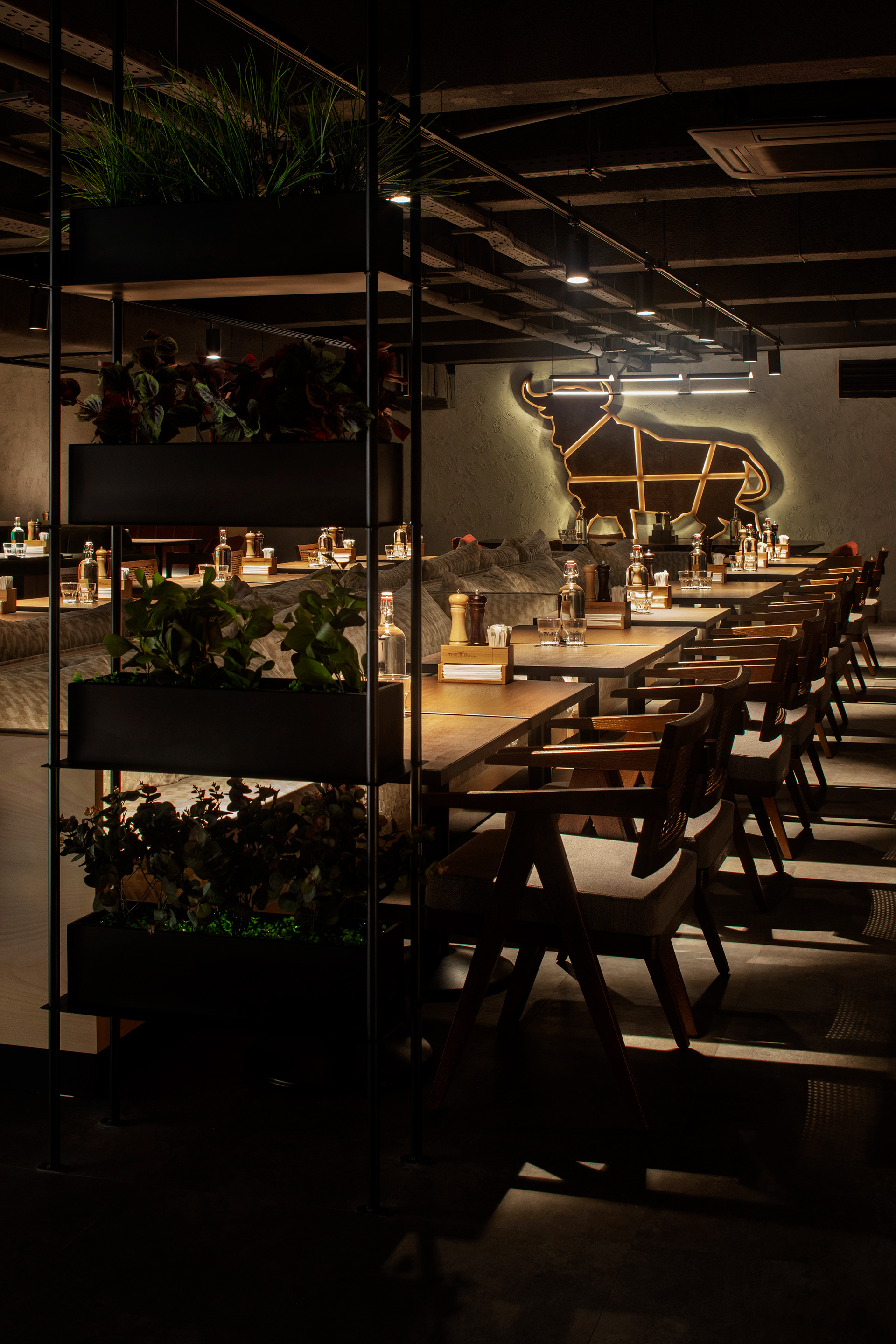 公牛（注：БЫК在俄语里意为公牛 ，但不清楚这里БЫК是单纯的俄语词汇，还是有特定语境含义，仅按常规语义翻译） 丨亚美尼亚丨Futuris Architects-35