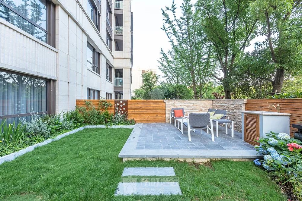 花园植物搭配的艺术与功能-21