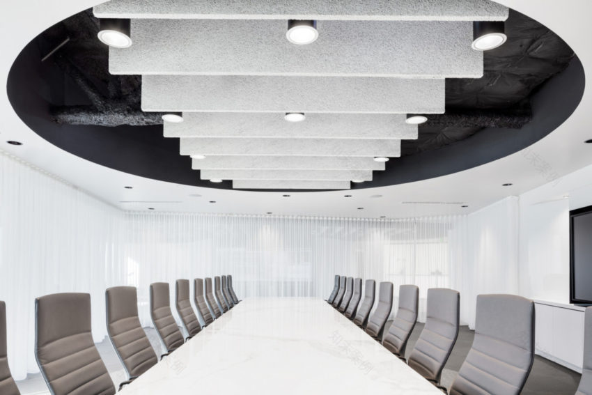 Flexible and brand new Intarcia Offices created by ACTWO to take advantage of light and highlight art in the workplace 由AC2创建的灵活且全新的INARCIA办公室,利用灯光和突出艺术在工作场所中的优势-15