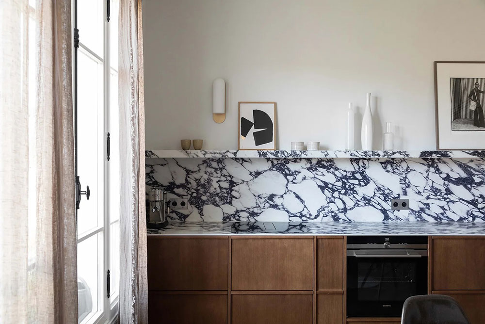 灰泥、大理石和设计师家具：尼斯的公寓-10