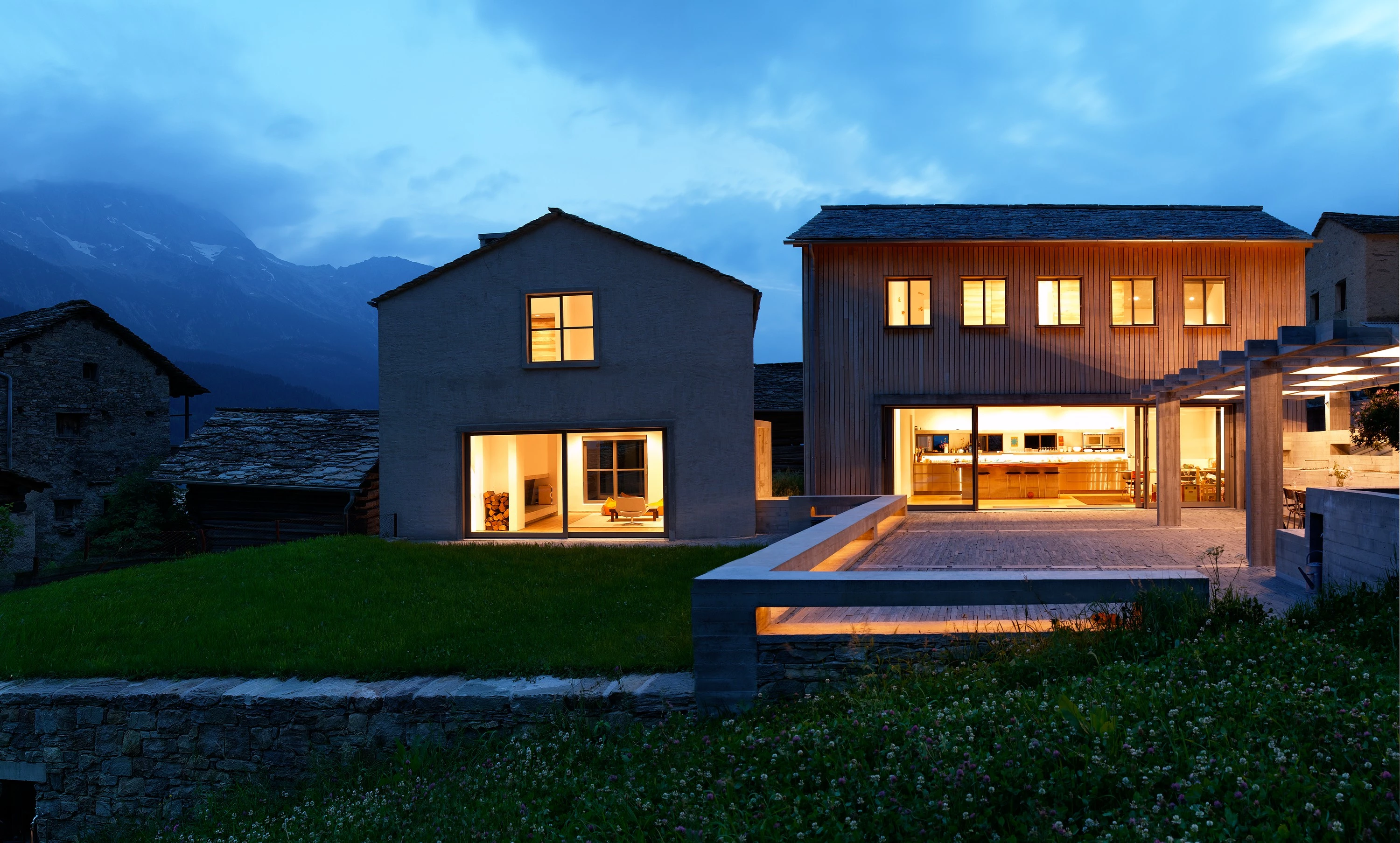 瑞士山村里的双宅设计-13