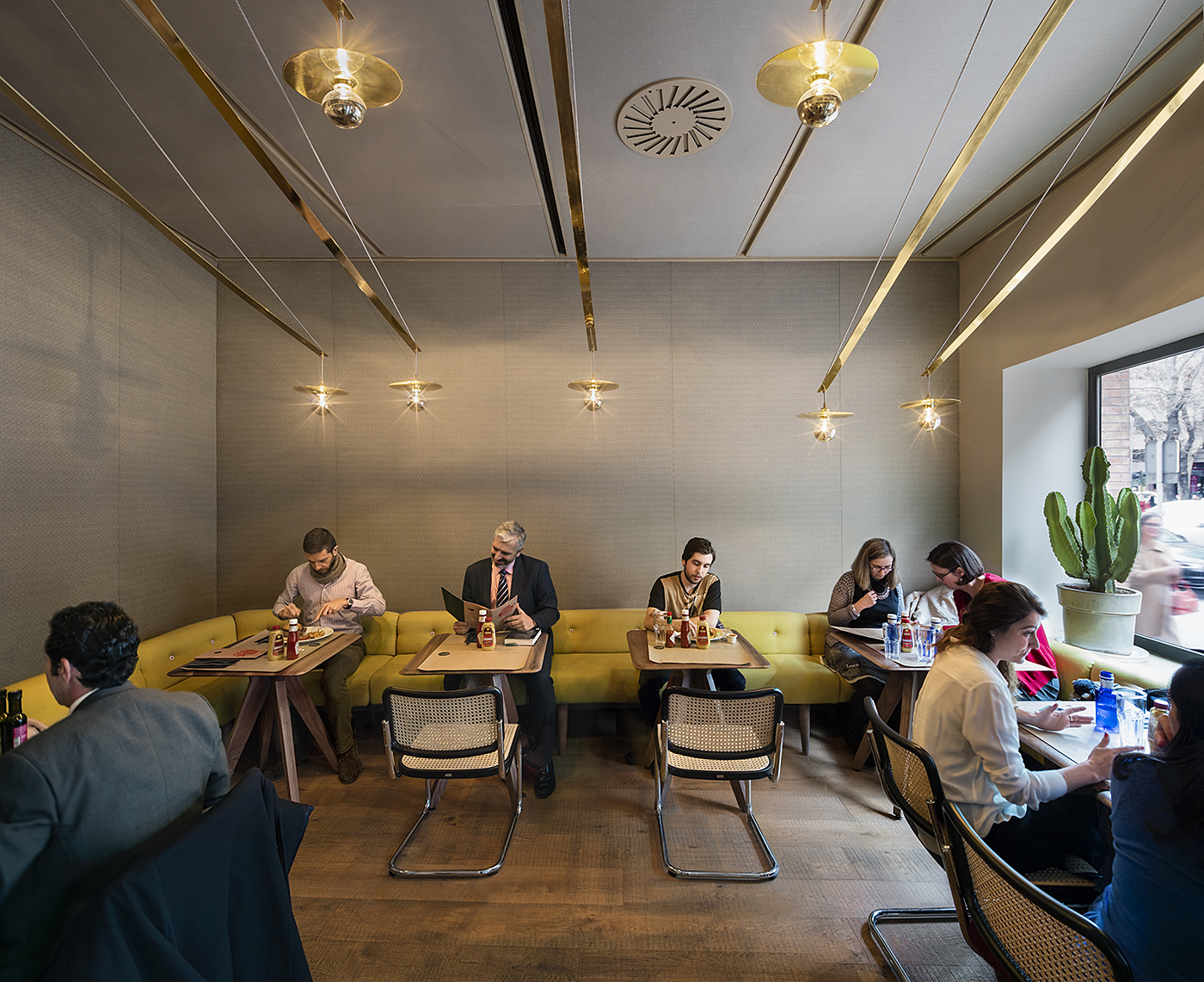 纽约汉堡马德里店,优雅复杂中的轻松享受-7