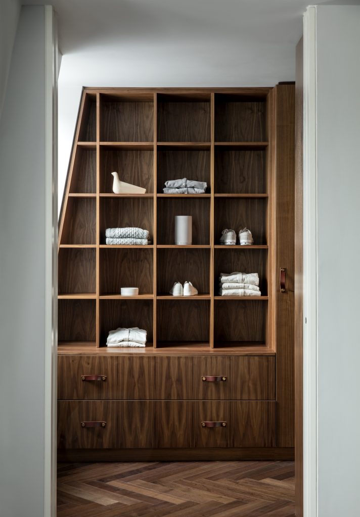 伦敦 DROO 豪华联排别墅 | 胡桃木与光影的艺术融合-11