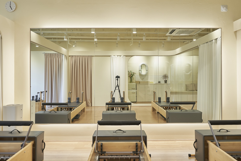 白色与木质，打造高级设计感的 20 平米公寓-14