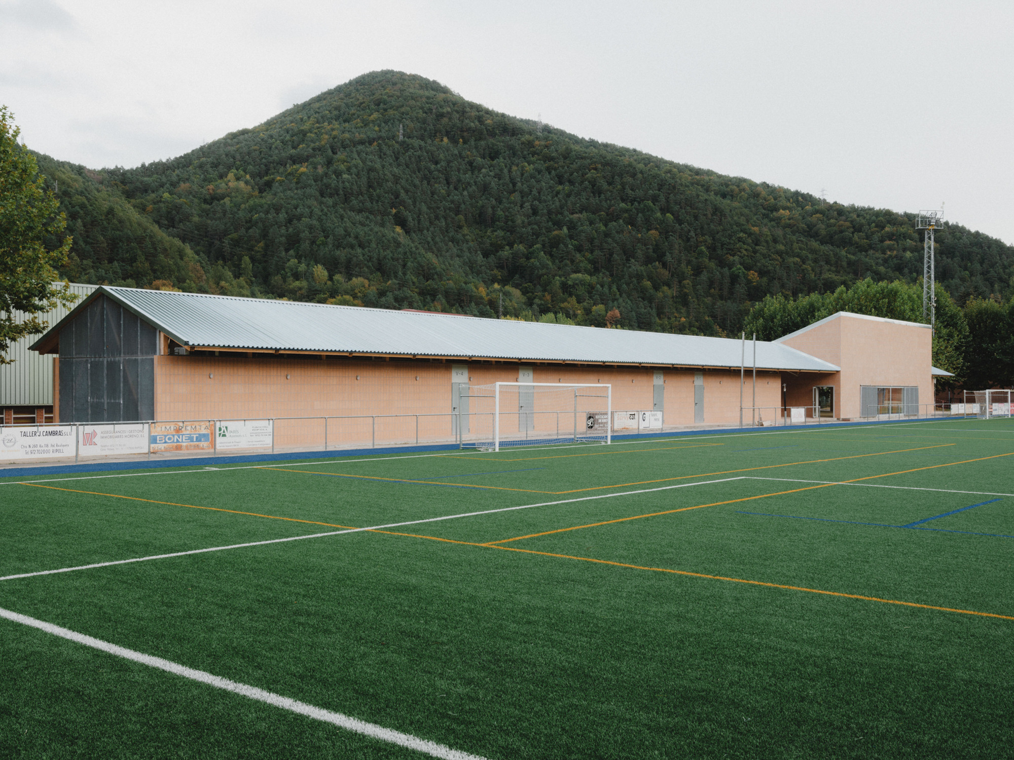 Ripoll - Changing Rooms and a Multi-Purpose Hall / MH.AP Studio + Sergi Serrat-24