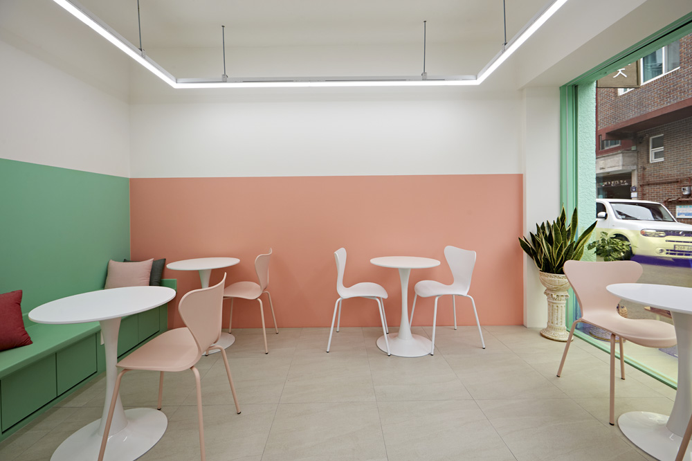 春日粉绿小馆 | 7 坪空间里的温馨咖啡馆设计-8