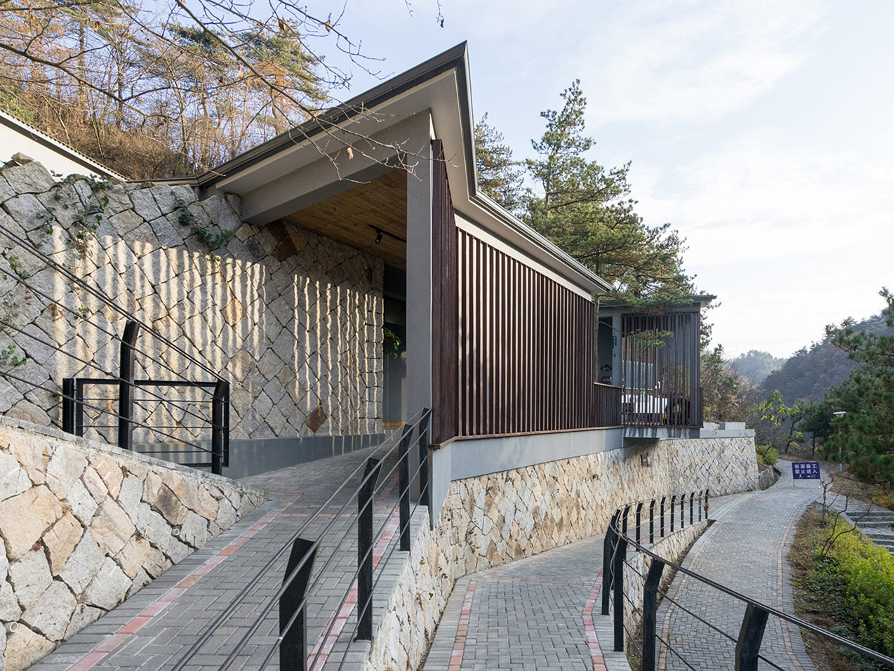 杭州大明山大明湖公共卫生间-3