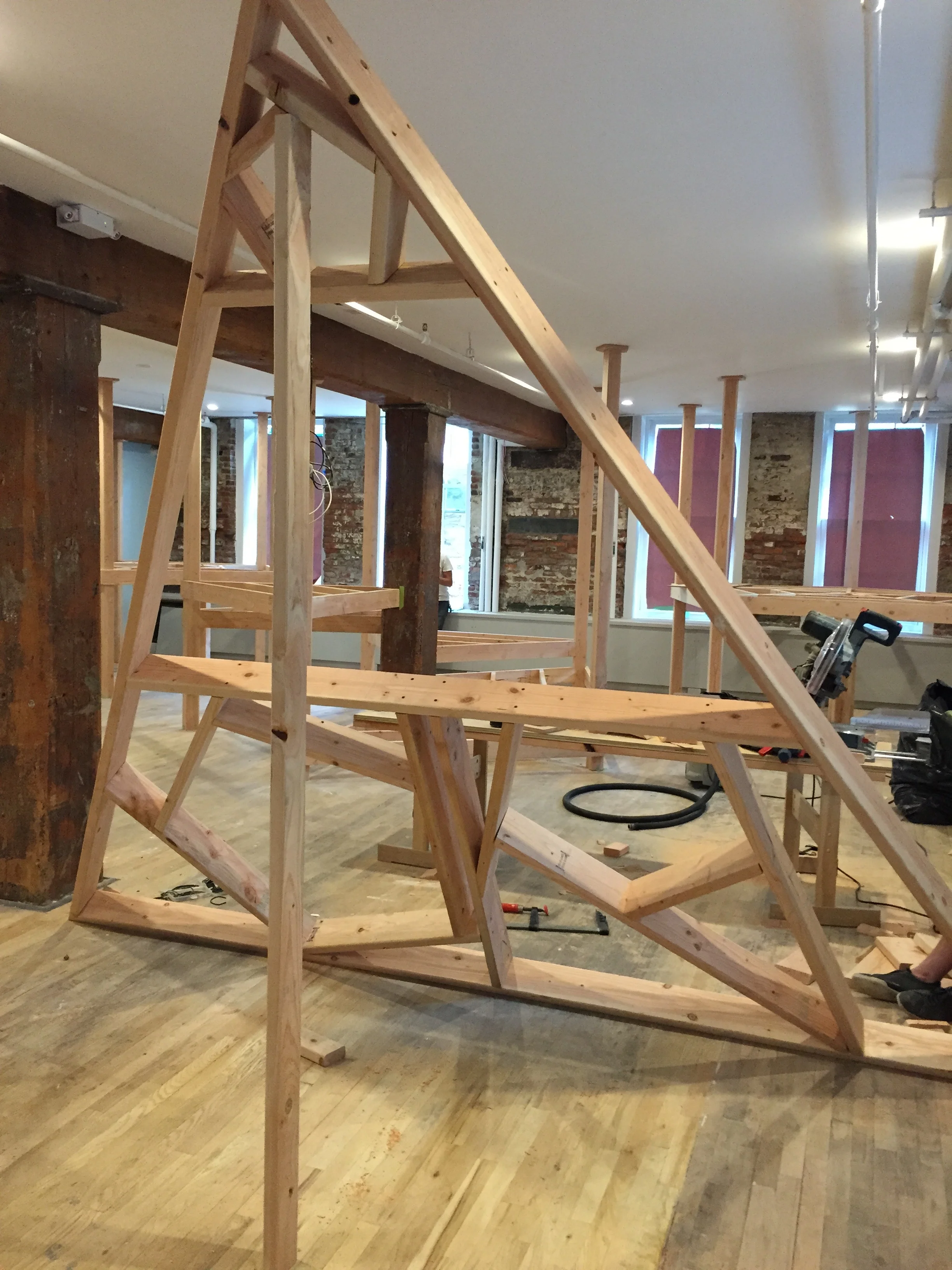 小飞象休息时间

注：Dumbo通常是指迪士尼动画形象小飞象，Recess有休息、课间休息等意思，结合常见语境这样翻译较为合适 丨studio ai architects-15