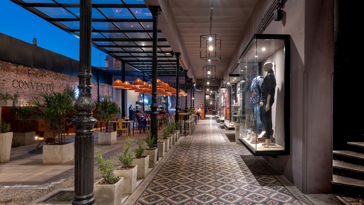 阿根廷百年修道院改造的购物中心-7