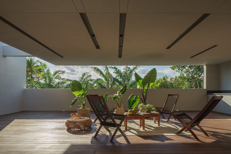 迈阿密拉丁风格住宅，融入传统元素的现代设计-7