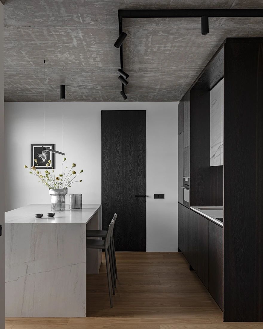 75㎡灰色简约空间设计丨Evgenia Mlynchik-16
