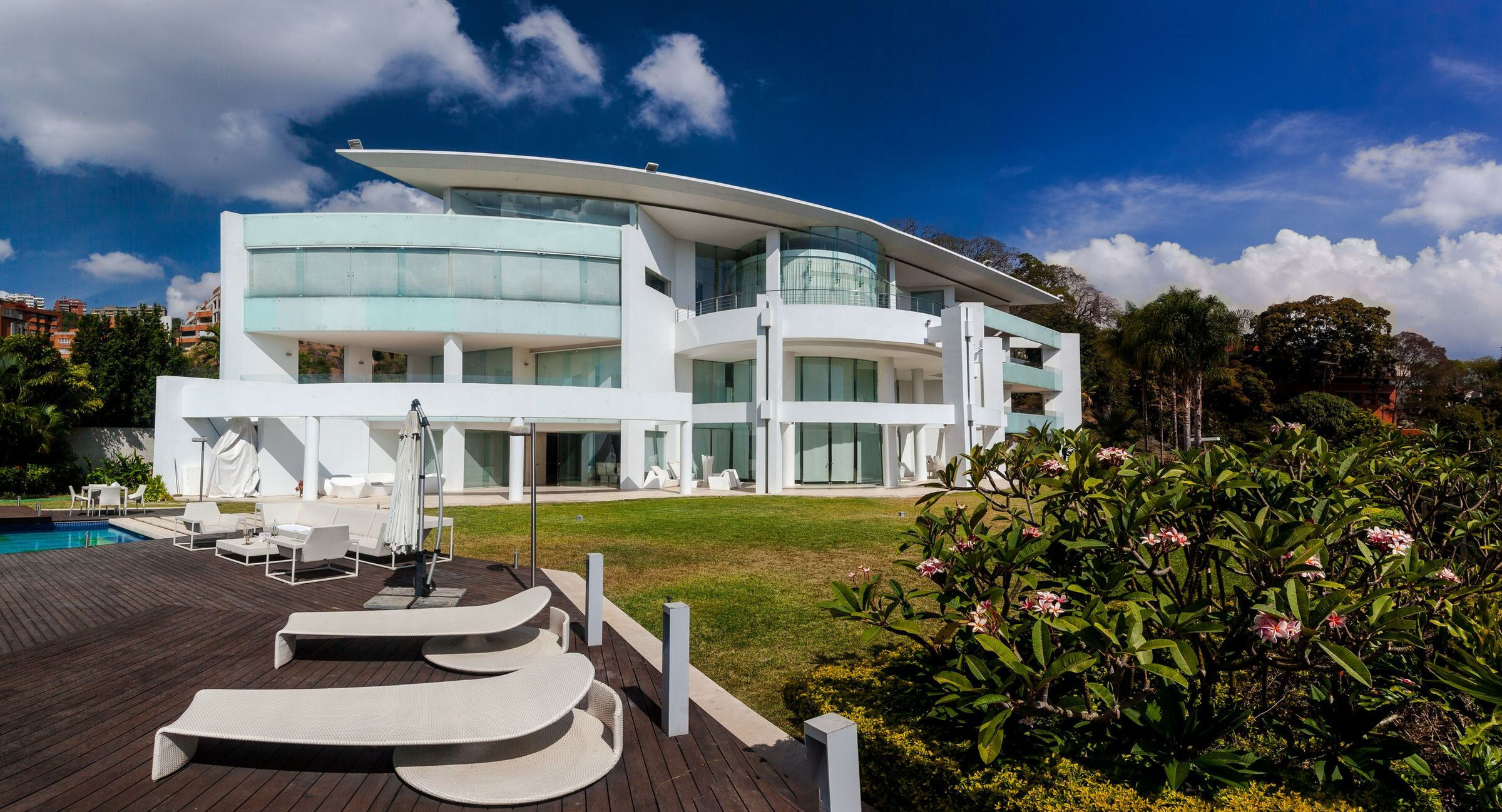 委内瑞拉螺旋形透明别墅，诠释轻盈与通透-14