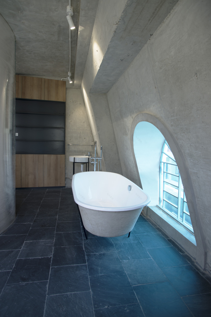 Inside Uniform House / NNA+-31