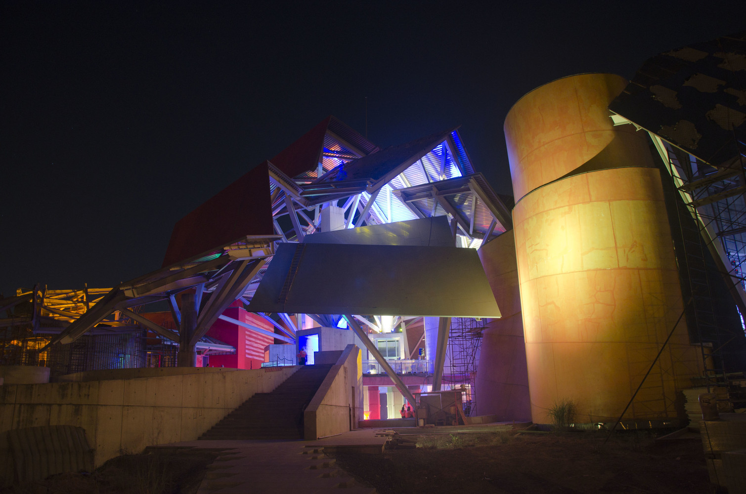 In Progress The Biomuseo  Frank Gehry-30