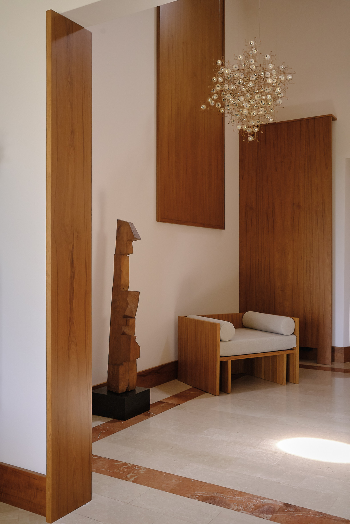 收藏家的别墅设计丨法国巴黎丨HauvetteMadani 室内设计工作室-56