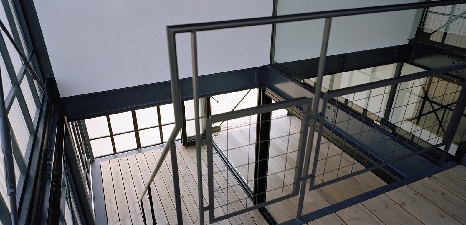 山石武喜打造简约钢构住宅 融入环境与自然共生-38