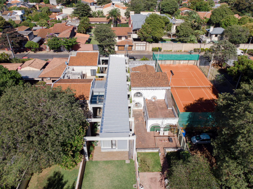 Levitate House / BAUEN-47