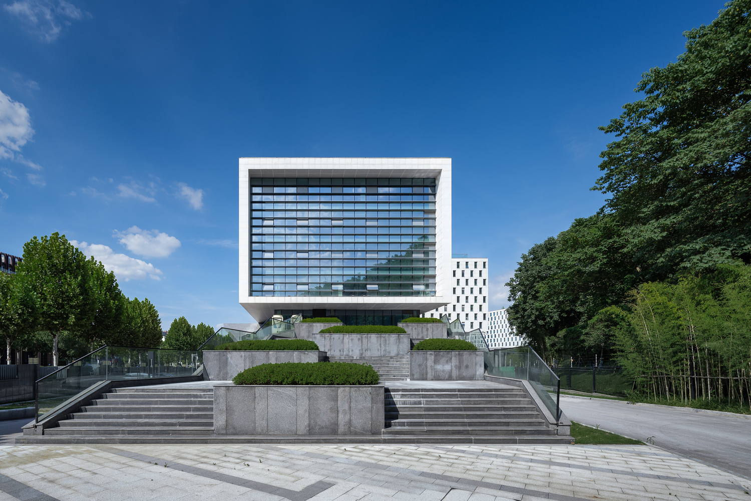 长沙梅西湖区地标 JJM 总部大楼丨中国长沙丨UNIT-12