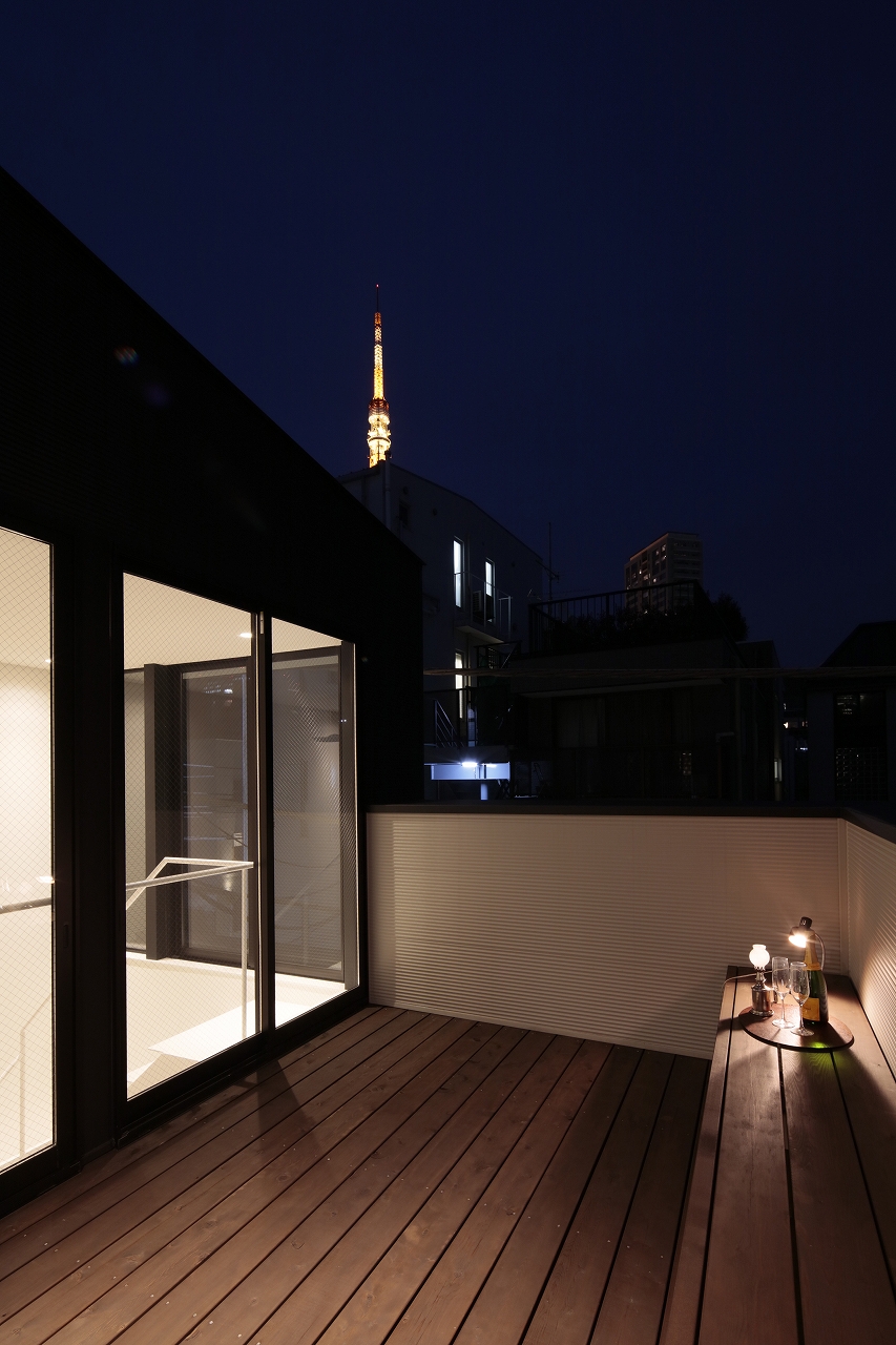 东京商业街最小住宅设计-12