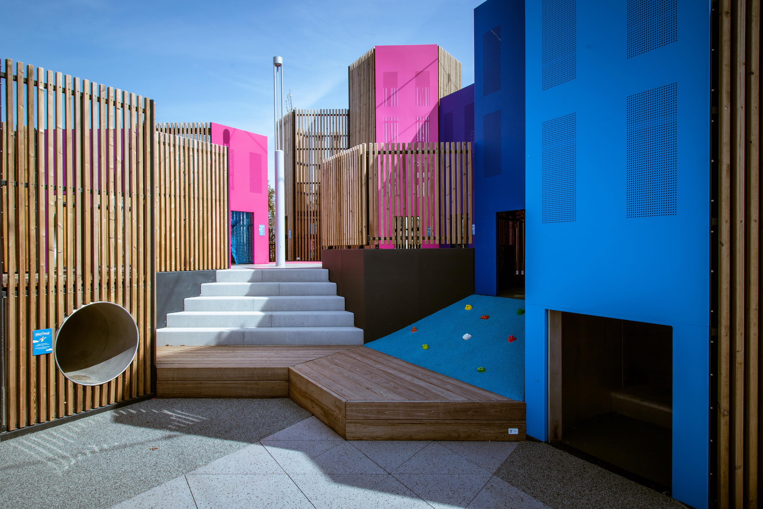 迷你的彩色村庄 | Carve 事务所打造的多功能游乐景观-37