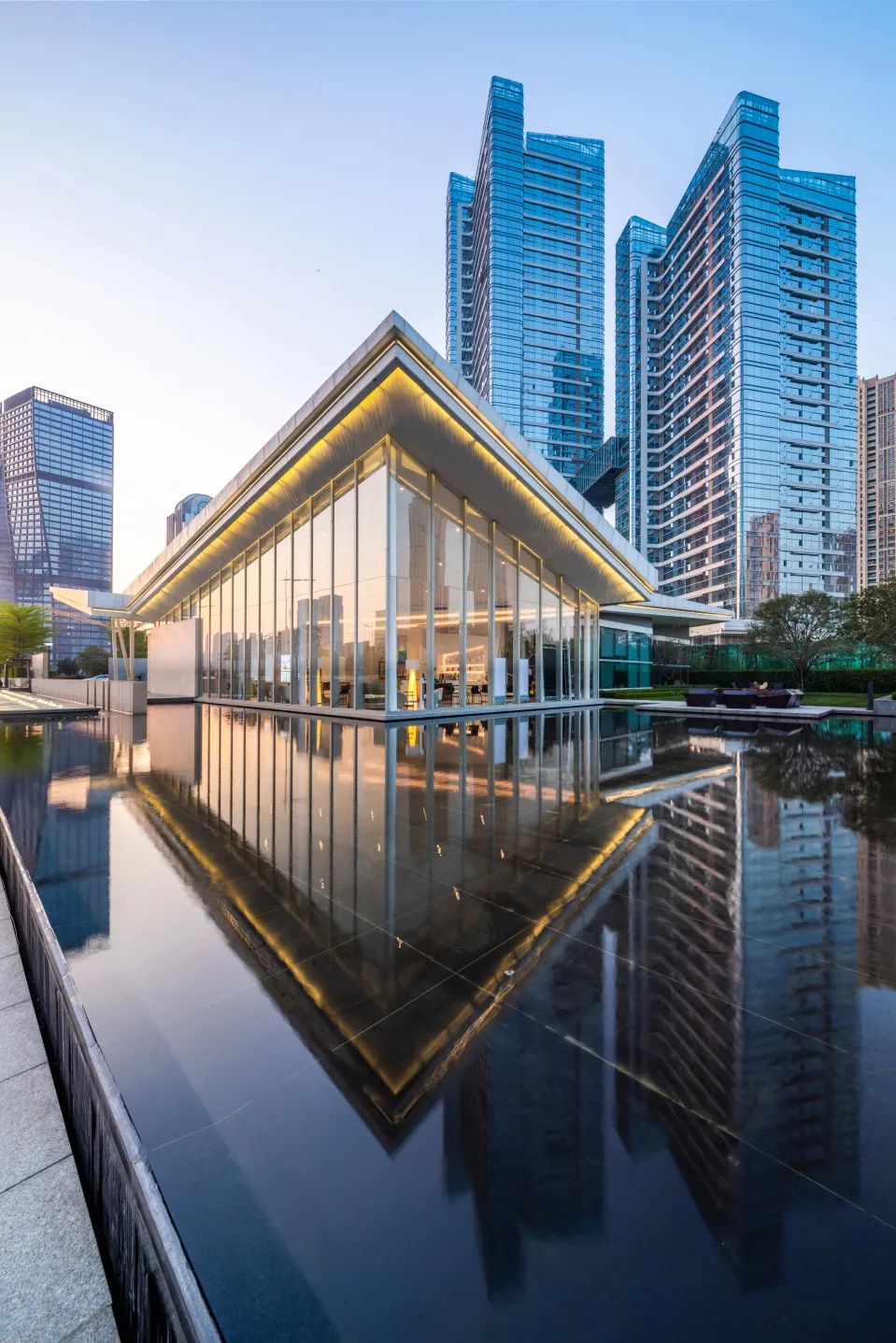 风车造型筑起佛山天际线-7